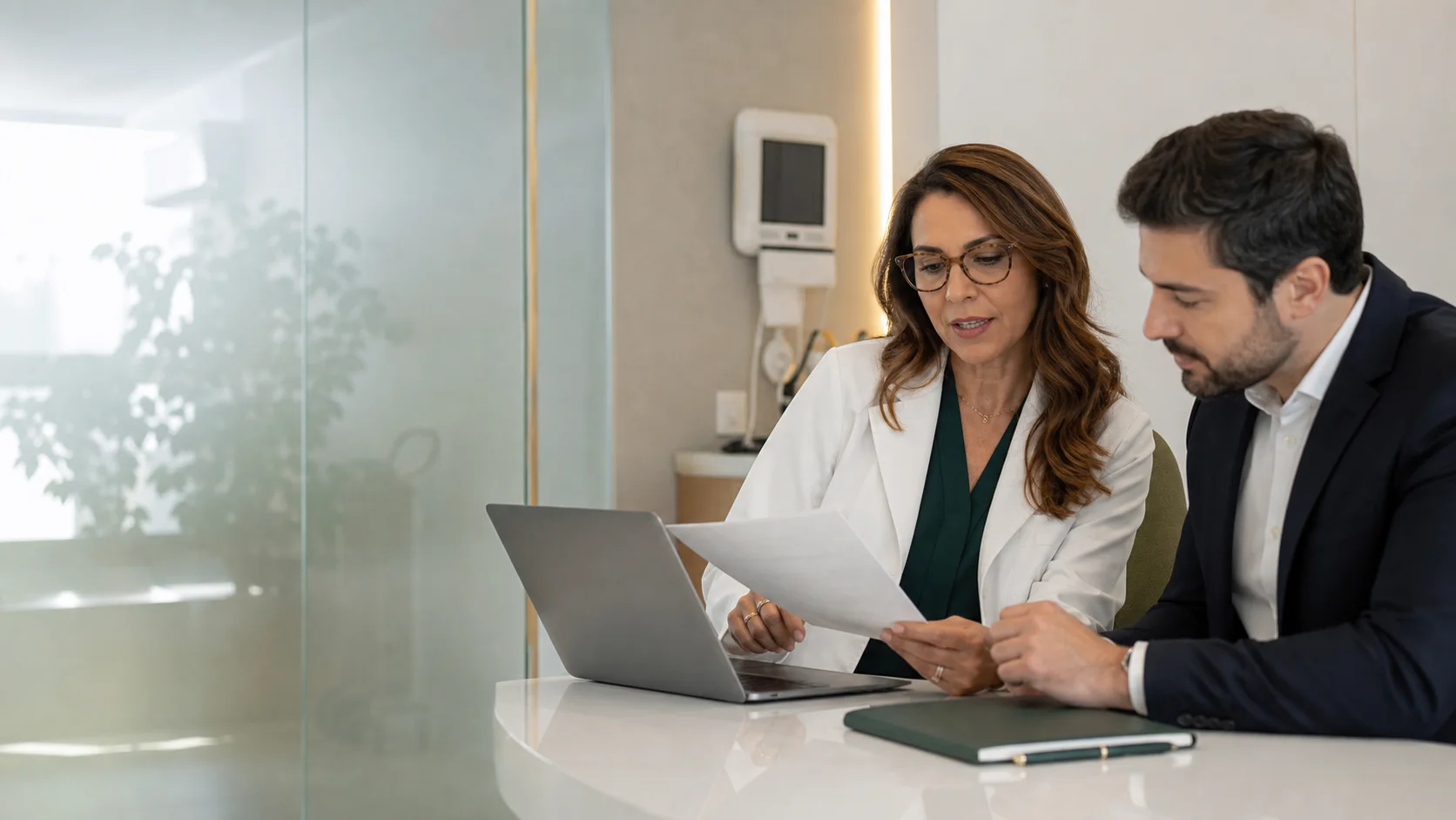 Atendimento de medicina ocupacional em ambiente corporativo